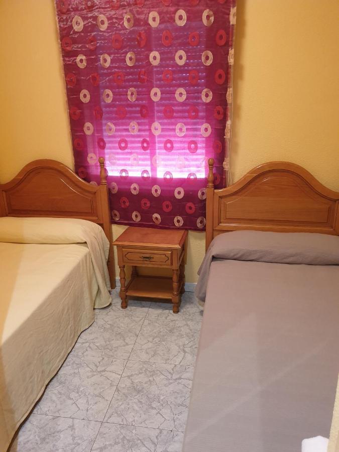 Hostal La Horra Екстериор снимка